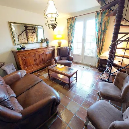 別荘 Jacuzzi, Billiards And Fireplace, Semi-detached House, Sibiril